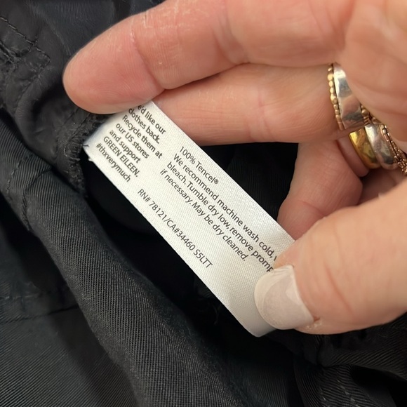 Eileen Fisher Black Cropped 100% Tencel Pant Size LP - Picture 9 of 9